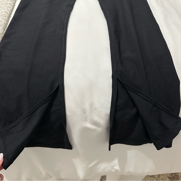 Old Navy Black High-Waisted Flare Leggings, Split Hem - Picture 2 of 4